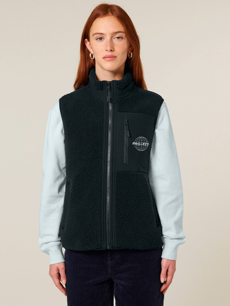 SHERPA SLEEVELESS JACKET - BLACK